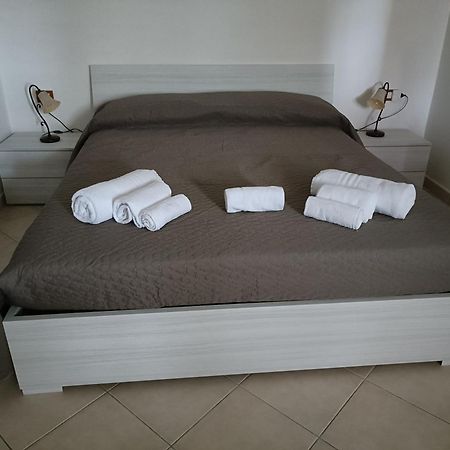 Gelsi Holiday Home La Maddalena Ла-Маддалена Екстер'єр фото